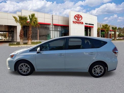 Used 2015 Toyota Prius V Three image 8