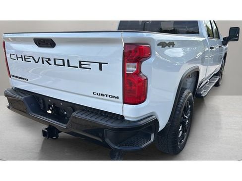Used 2025 Chevrolet Silverado 2500 Custom w/ Custom Value Package AWD/4WD image 12