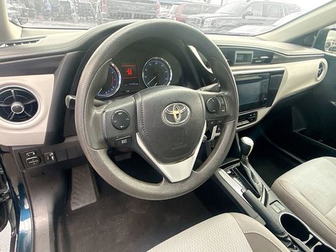 Used 2019 Toyota Corolla LE image 12