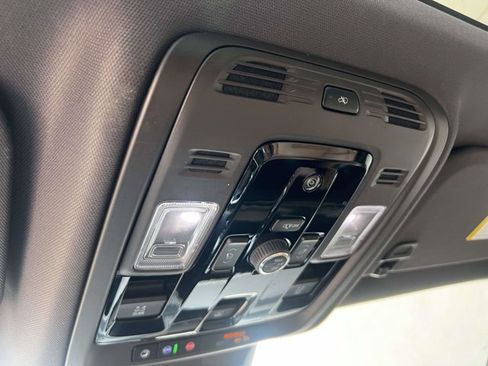 Used 2025 Cadillac Escalade Premium Luxury AWD/4WD image 36