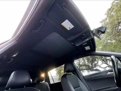 Used 2021 Volkswagen Tiguan SE R-Line image 13