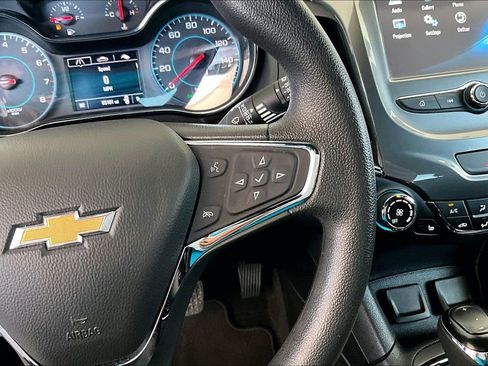 Used 2018 Chevrolet Cruze LT w/ Convenience Package FWD image 8