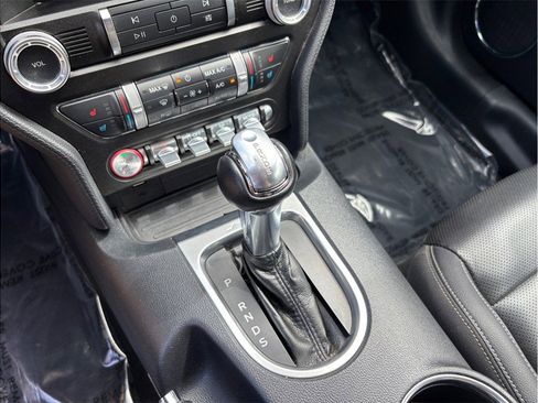 Used 2022 Ford Mustang Premium image 36