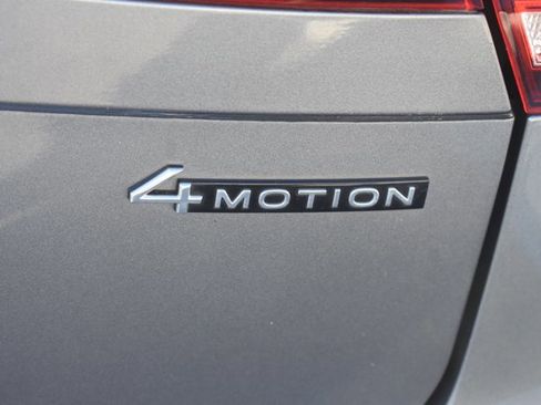 Used 2022 Volkswagen Tiguan SE R-Line image 8