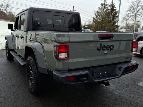 Used 2021 Jeep Gladiator Sport image 4
