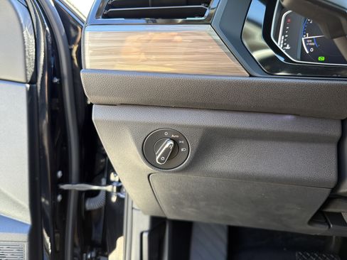 Used 2024 Volkswagen Jetta SEL image 33