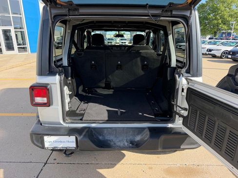 Used 2023 Jeep Wrangler Unlimited Sport AWD/4WD image 4
