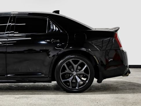 Used 2021 Chrysler 300 S w/ S Model Appearance Package RWD image 11