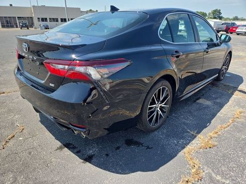 Used 2022 Toyota Camry SE FWD image 8