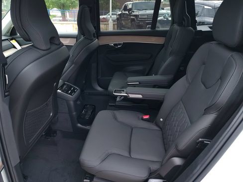 New 2026 Volvo XC90 T8 Plus w/ Protection Package Premier AWD/4WD image 13