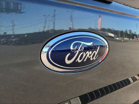 Used 2017 Ford F150 Lariat RWD image 32