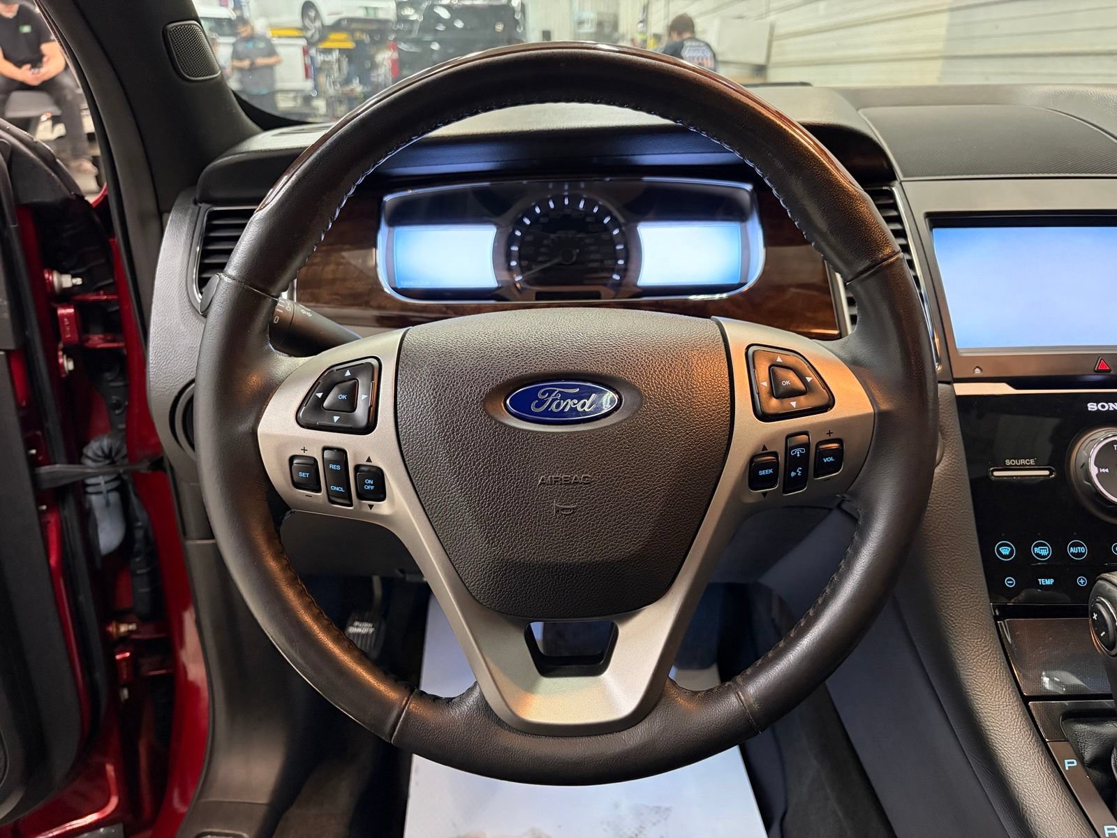 Used 2013 Ford Taurus Limited FWD image 13