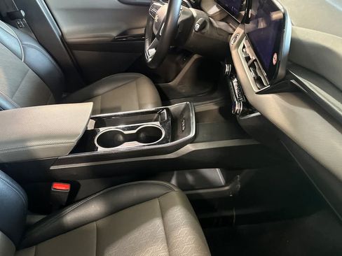 Used 2025 Chevrolet Equinox LT w/ Convenience Package II FWD image 18