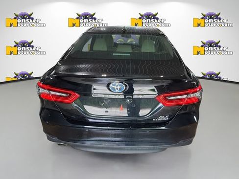 Used 2022 Toyota Camry XLE FWD image 5