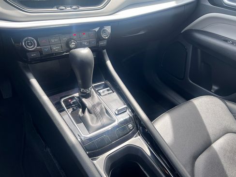 Used 2025 Jeep Compass Limited image 20