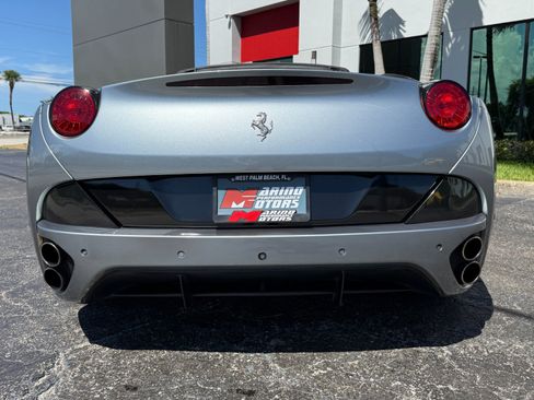 Used 2010 Ferrari California RWD image 25