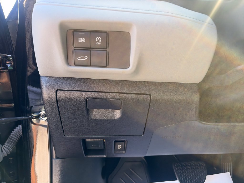 Used 2023 Toyota Highlander XLE AWD/4WD image 31