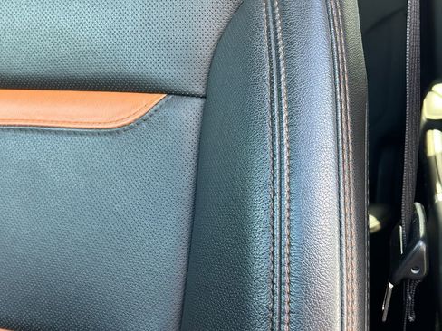 Used 2019 GMC Sierra 1500 AT4 w/ AT4 Premium Package image 24