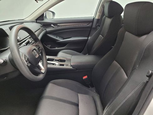 Used 2018 Honda Accord EX image 17