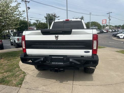 Used 2022 Ford F250 Platinum w/ FX4 Off-Road Package AWD/4WD image 4