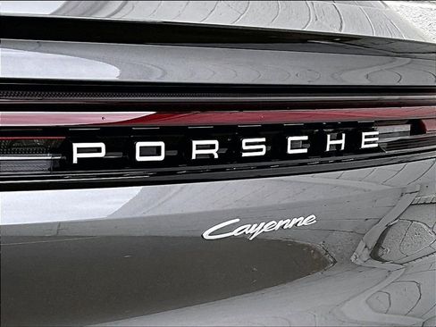Certified 2026 Porsche Cayenne Coupe AWD/4WD image 13