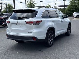 Used 2016 Toyota Highlander XLE AWD/4WD video 2