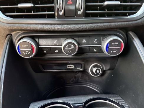 Used 2023 Alfa Romeo Giulia Veloce RWD image 28