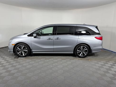 Used 2019 Honda Odyssey Elite image 2