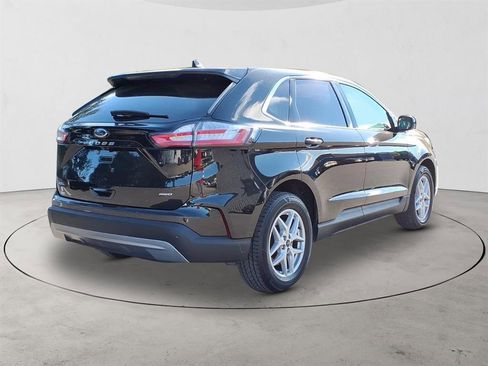 Used 2023 Ford Edge SEL image 5