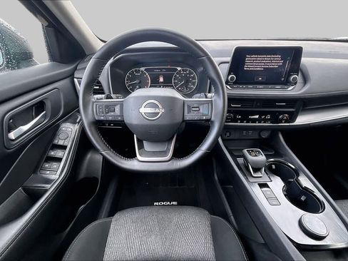 Used 2025 Nissan Rogue SV AWD/4WD image 6