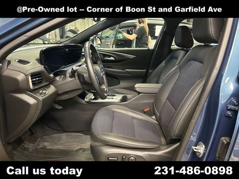 Used 2024 Buick Envista Sport Touring w/ Convenience I Package FWD image 14