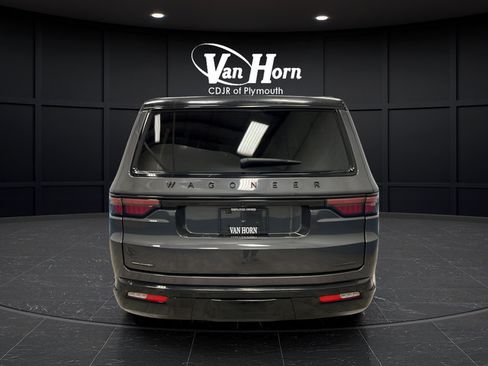Used 2022 Jeep Wagoneer Series III w/ Premium Group I AWD/4WD image 6