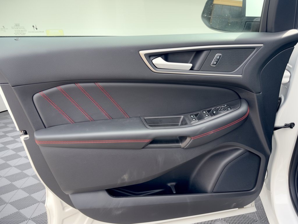 Used 2021 Ford Edge ST-Line FWD image 14