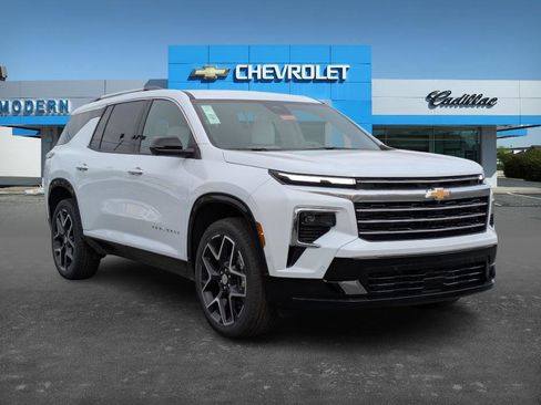 New 2026 Chevrolet Traverse High Country FWD image 3