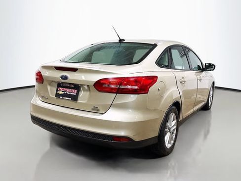 Used 2018 Ford Focus SE FWD image 6
