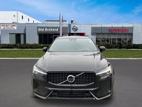 Used 2022 Volvo XC60 T8 R-Design w/ Advanced Package image 2