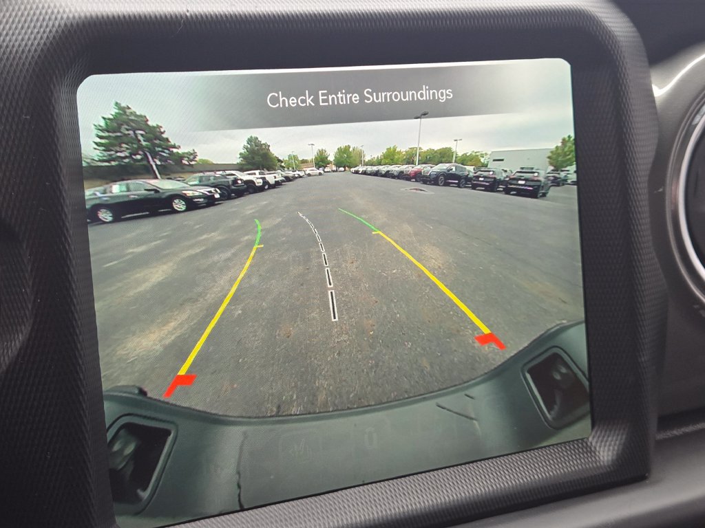 Used 2022 Jeep Gladiator Overland w/ LED Lighting Group AWD/4WD image 7