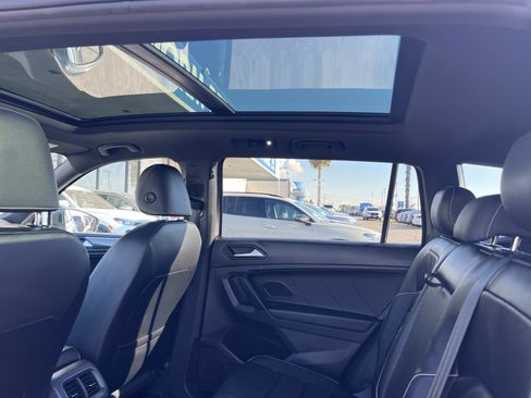 Used 2021 Volkswagen Tiguan SEL Premium R-Line image 24