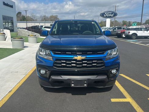 Used 2022 Chevrolet Colorado LT w/ LT Convenience Package image 2