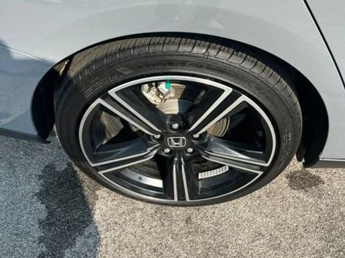 Used 2025 Honda Accord Sport image 34