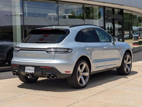 Certified 2025 Porsche Macan AWD/4WD image 9