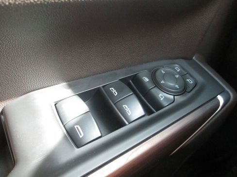 Used 2021 GMC Sierra 1500 SLT AWD/4WD image 25