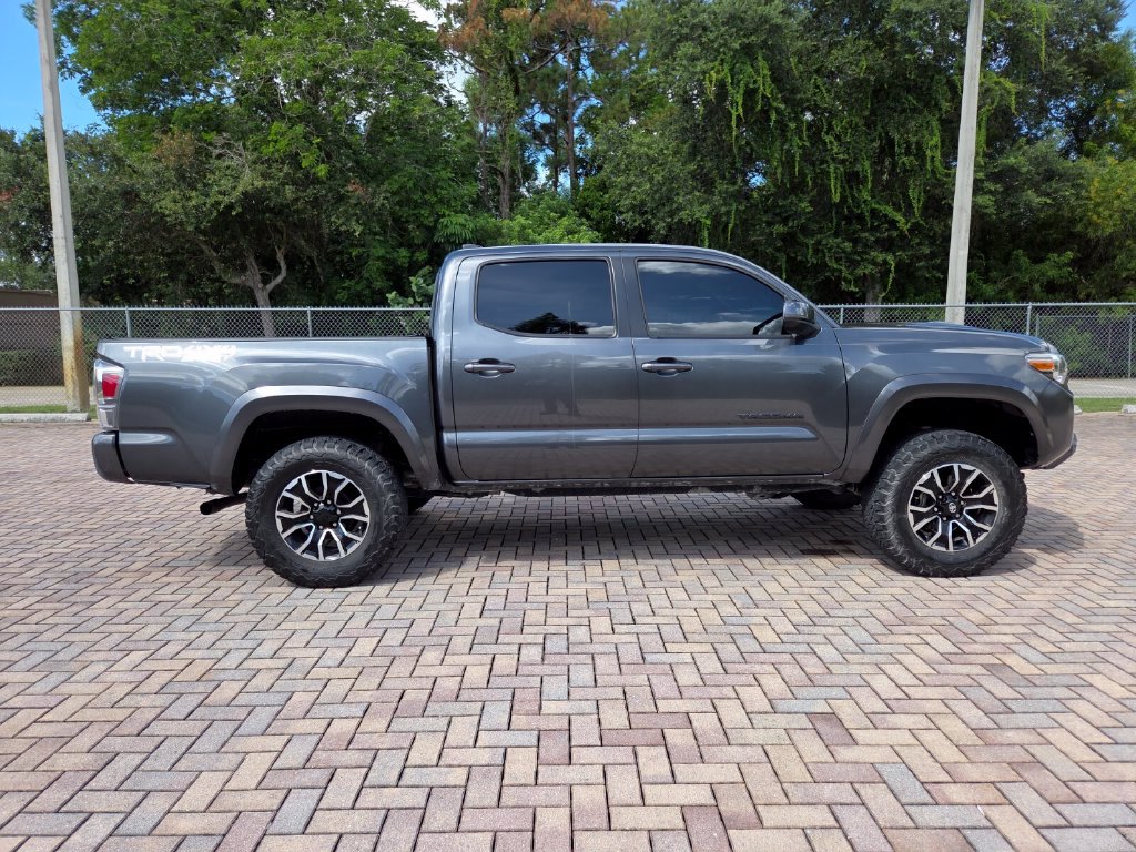 Used 2023 Toyota Tacoma TRD Sport w/ Advanced Technology Package AWD/4WD image 12