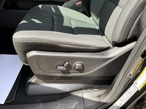 New 2026 RAM 1500 4x4 Crew Cab image 15