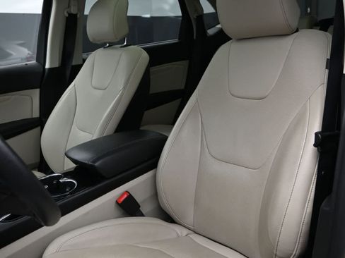 Used 2017 Ford Edge Titanium w/ Equipment Group 301A AWD/4WD image 29