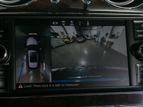 Used 2019 Bentley Bentayga image 41