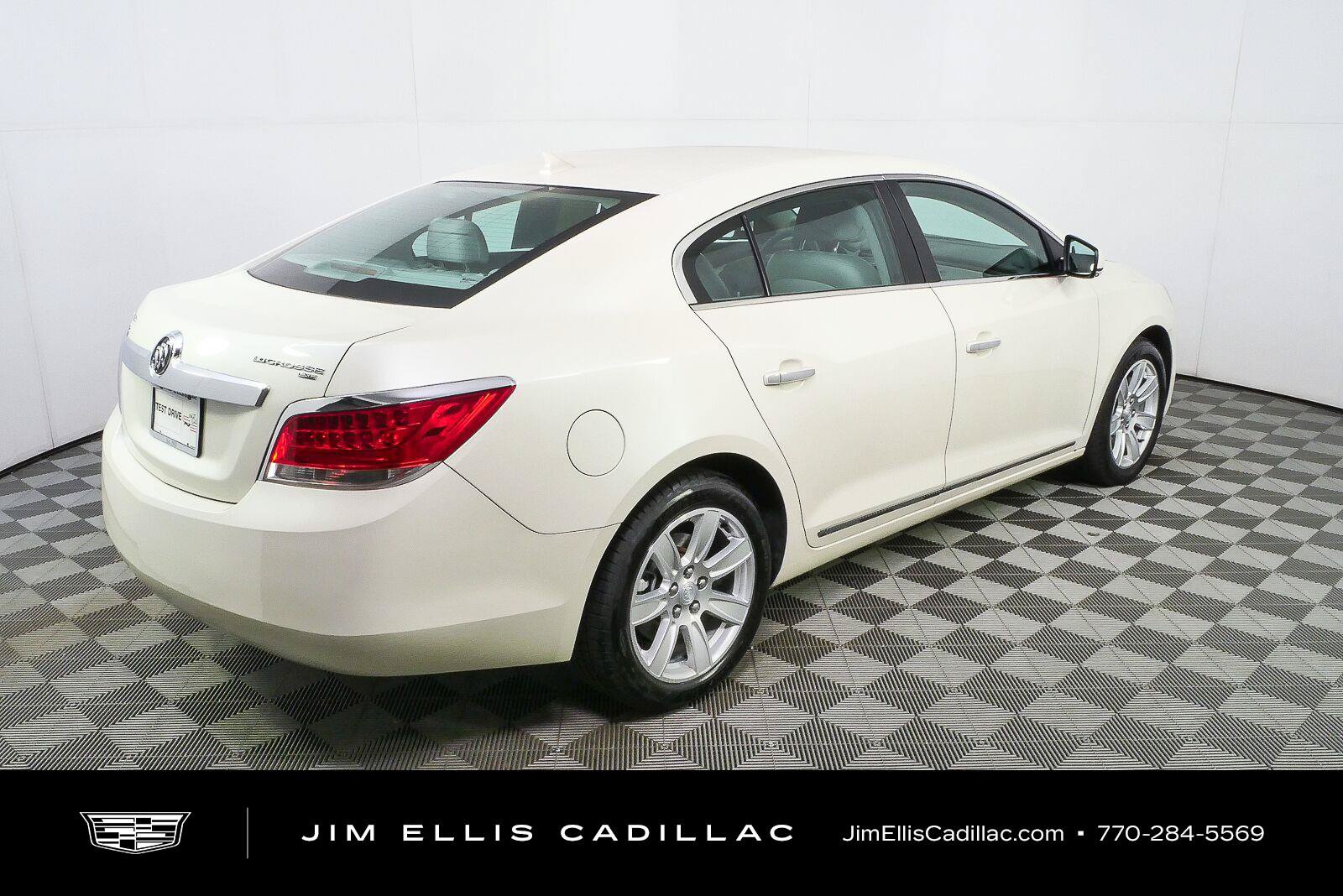 Used 2010 Buick LaCrosse CXL FWD image 3