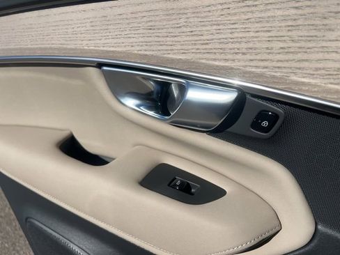 New 2026 Volvo XC90 B5 Core image 25