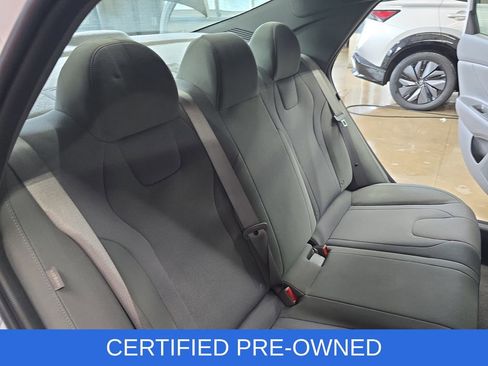 Certified 2025 Hyundai Elantra SE FWD image 11