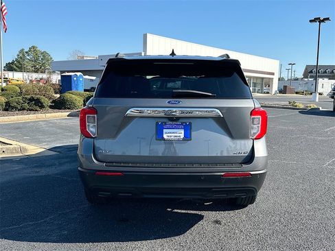 Used 2022 Ford Explorer XLT image 15
